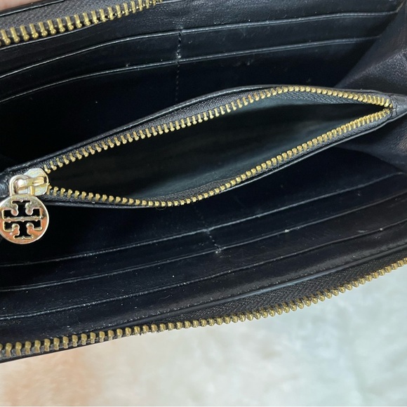 Tory Burch Black Patent Leather Continental Zip-Around Wallet - Picture 6 of 6